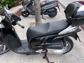 Honda SH300i Negra - Moto Maxiscooter