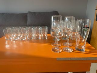 Juego de vasos y copas de cristal