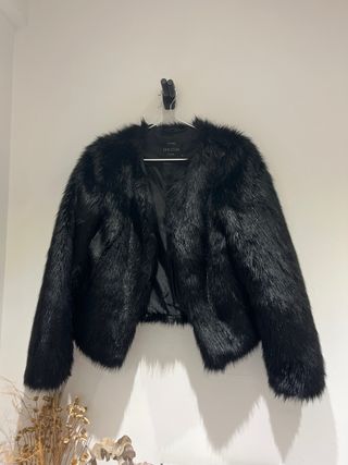 Chaqueta pelo sintético negra