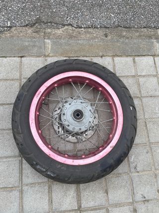 Rueda trasera completa 12 con llanta roja