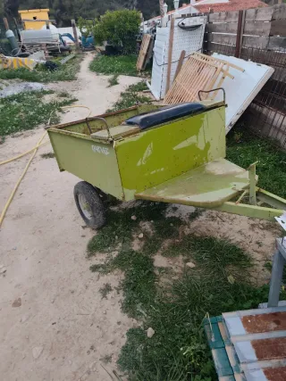 Remolque verde ,caja 1 largo por 90 ancho