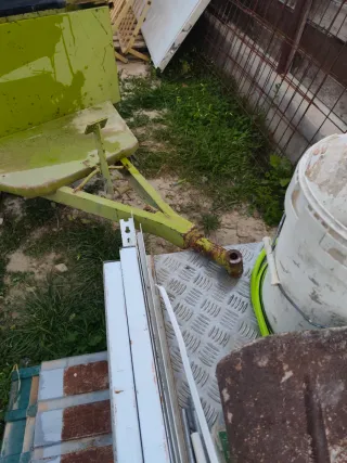 Remolque verde ,caja 1 largo por 90 ancho