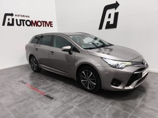 Toyota Avensis familiar