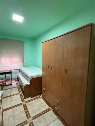 Habitación completa: Armario y cama