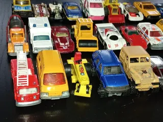 Lotto 30 Macchinine Giocattolo