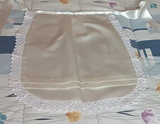 Delantal huertana beige y blanco