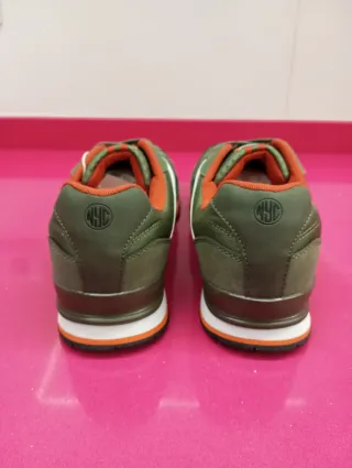 Zapatillas deportivas hombre verde y naranja