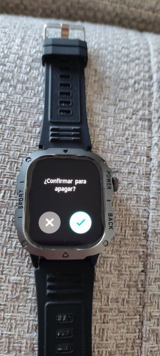Smartwatch KM01 Negro y Plateado