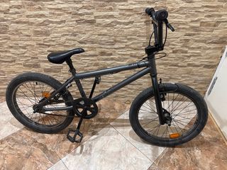 Bicicleta BMX Negra