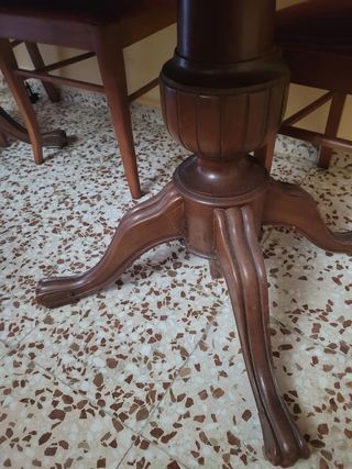 Tavolo in legno massello allungabile