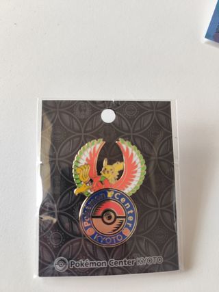Pin Pokémon Center Kyoto Ho-Oh Pikachu