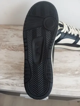 Zapatillas Zara Hombre Negras y Blancas