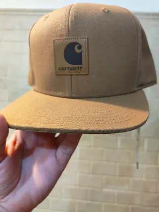 Gorra Carhartt plana marrón