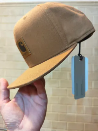 Gorra Carhartt plana marrón