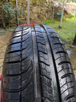 Llantas Renault 18 con neumáticos Michelin