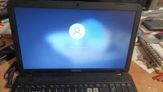 Portátil Toshiba Satellite Pro