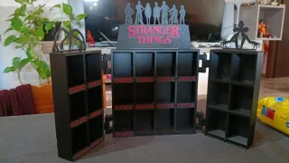 Espositore Stranger Things Personalizzato