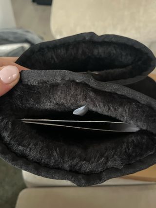 Botas UGG Negras Talla 40 con pelito por dentro.