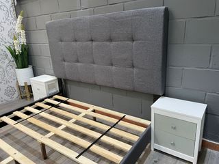 Cama Matrimonial con Cabecero Acolchado