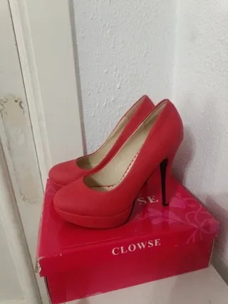 Zapatos de tacón CLOWSE rojos