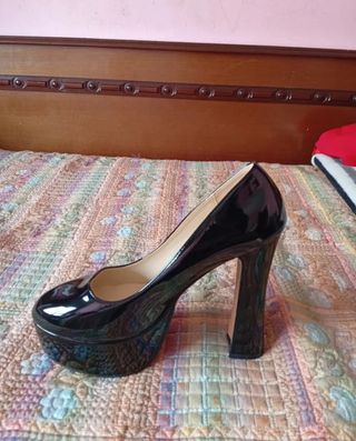 Zapatos de tacón negros con plataforma