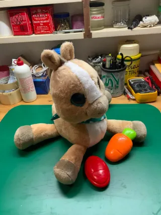 Cavallino peluche che canta e parla