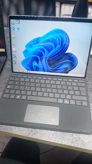 Microsoft Surface Pro 11 16GB 512GB