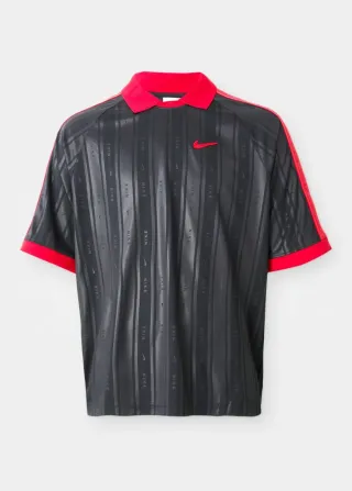 Camiseta Nike Negra y Roja Talla M Hombre
