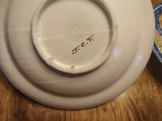 Platos decorativos de cerámica pintados a mano