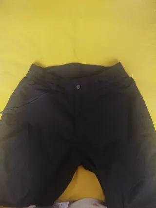 Pantalón de esquí negro. Talla L. Decathlon
