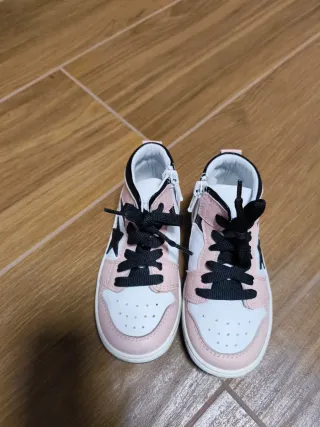 Scarpe bimba tipo converse taglia 24