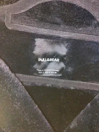 Cazadora polipiel Pull&Bear negra