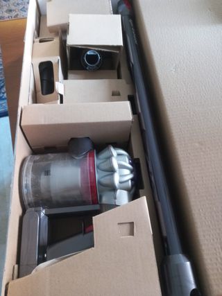 Dyson V8 Aspirapolvere Senza Filo Nuovo imballato