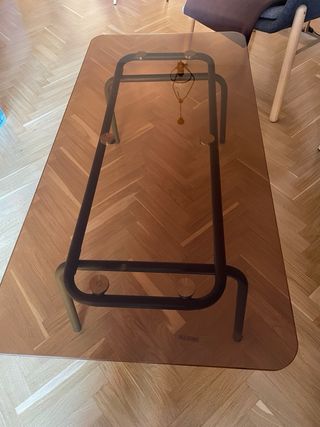 Mesa centro cristal y metal marrón