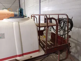 Cuba 2000L con freno hidráulico y ruedas en buenas