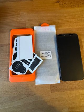 iPhone 14 256GB Navy con Accesorios