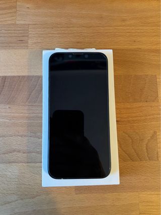 iPhone 14 256GB Navy con Accesorios