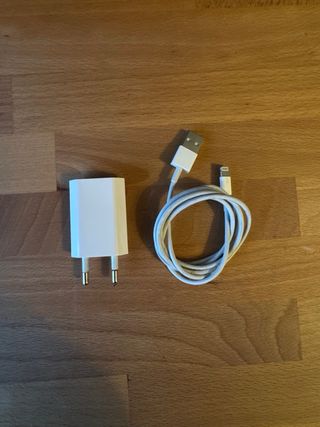 iPhone 14 256GB Navy con Accesorios