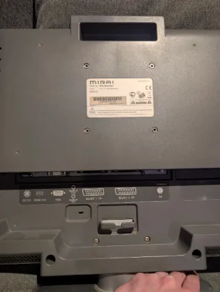 Mirai TV LCD 22 con soporte giratorio