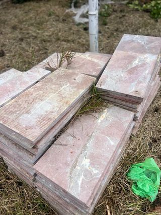 Mármol Rojo con Vetas Blancas