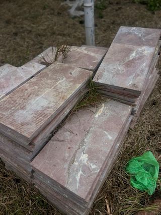 Mármol Rojo con Vetas Blancas