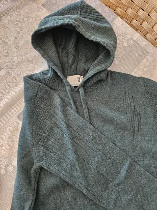 Maglia con cappuccio in lana Made in Italy