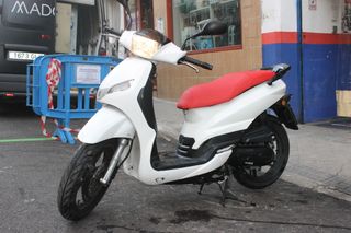 Peugeot Scooter Blanca - Bajo Consumo