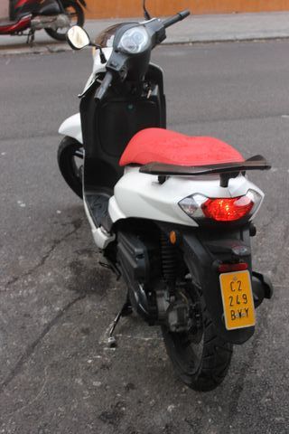 Peugeot Scooter Blanca - Bajo Consumo