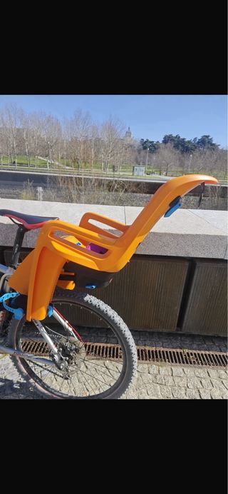Silla Bebé Thule para Bicicleta, reclinable.