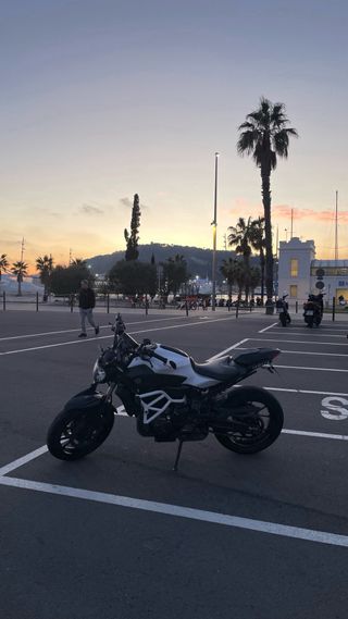 Yamaha MT-07 Negra y Blanca