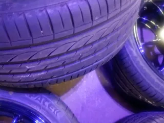 4 LLANTAS 17 5x114.3 Neumáticos 800€