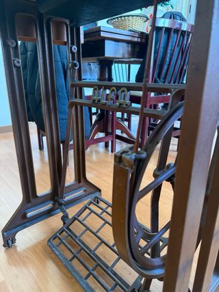 Máquina de coser Alfa antigua