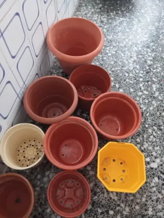 Lote Maceteros Plástico y Terracota