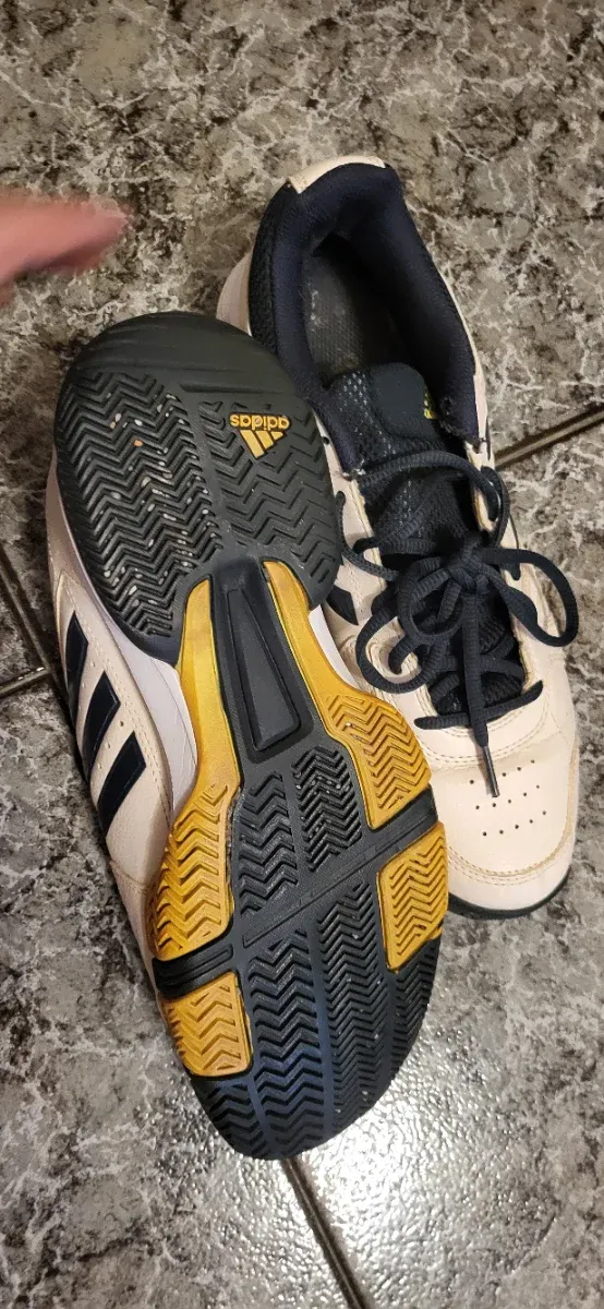 Zapatillas deportivas Adidas beige y azul